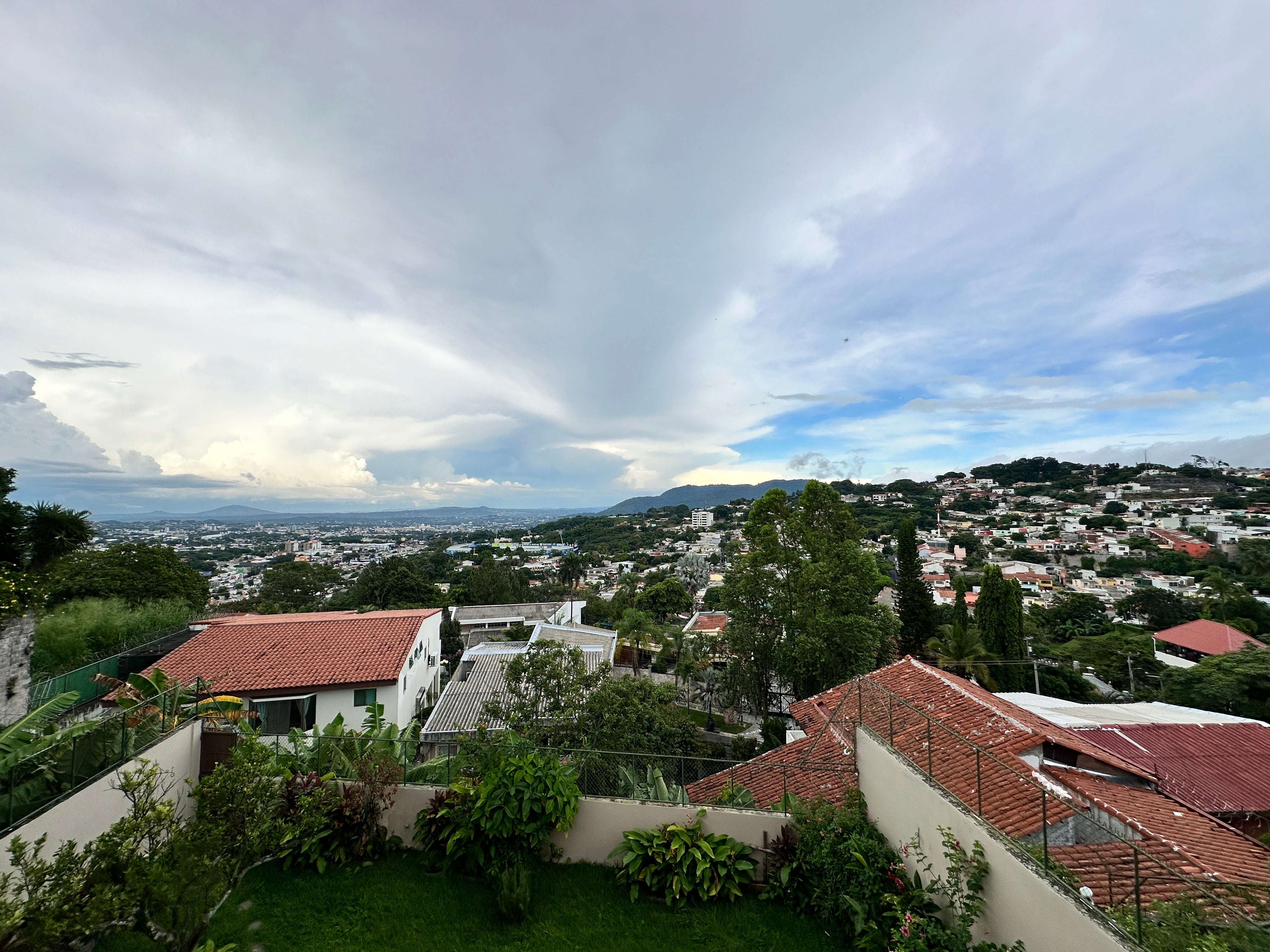 Casa con Vista Espectacular en Lomas de San Francisco - ¡Oportunidad Única!