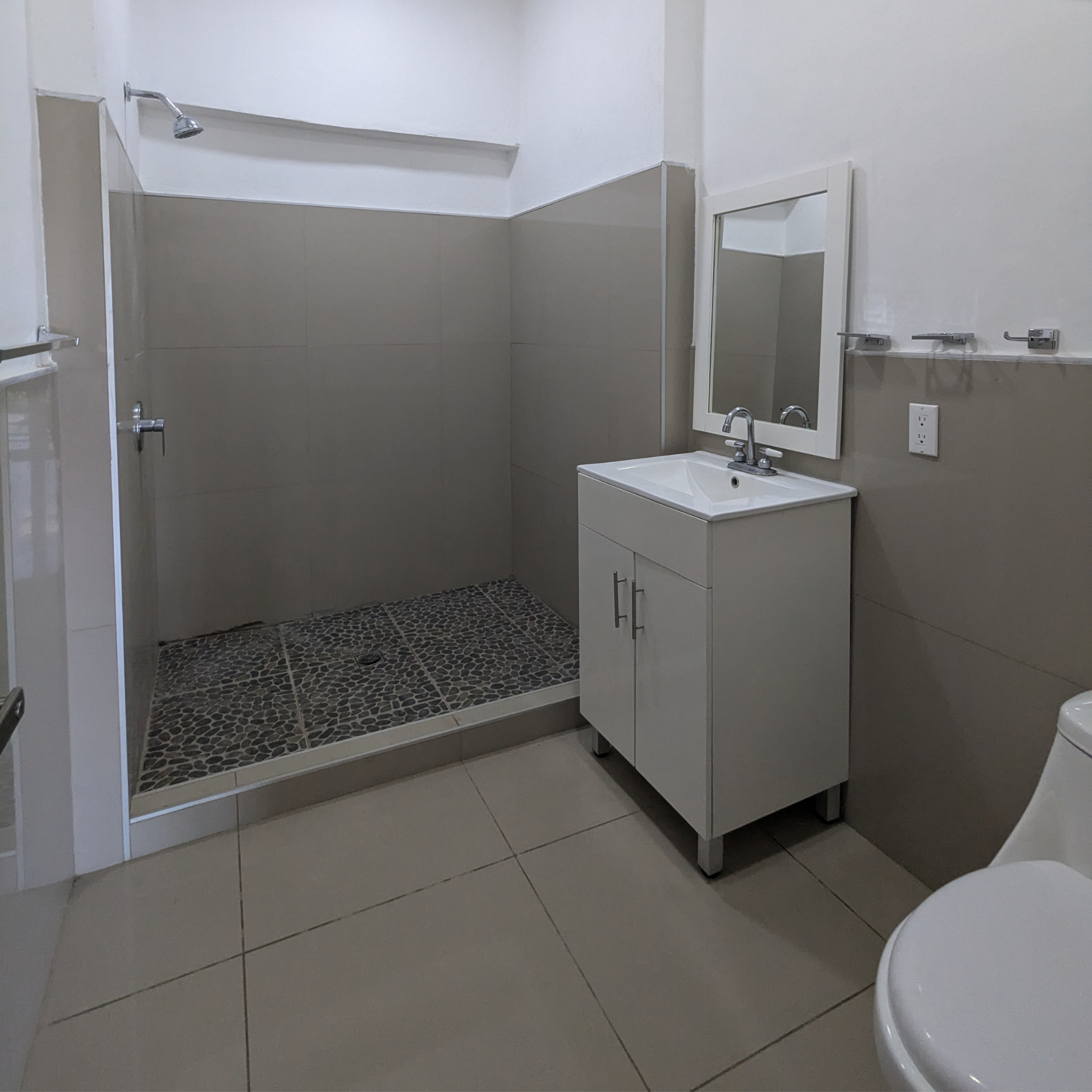 Apartamento de Lujo en Alquiler en Quintas del Bosque - 3 Niveles, Cochera para 3 Vehículos, Seguridad 24/7