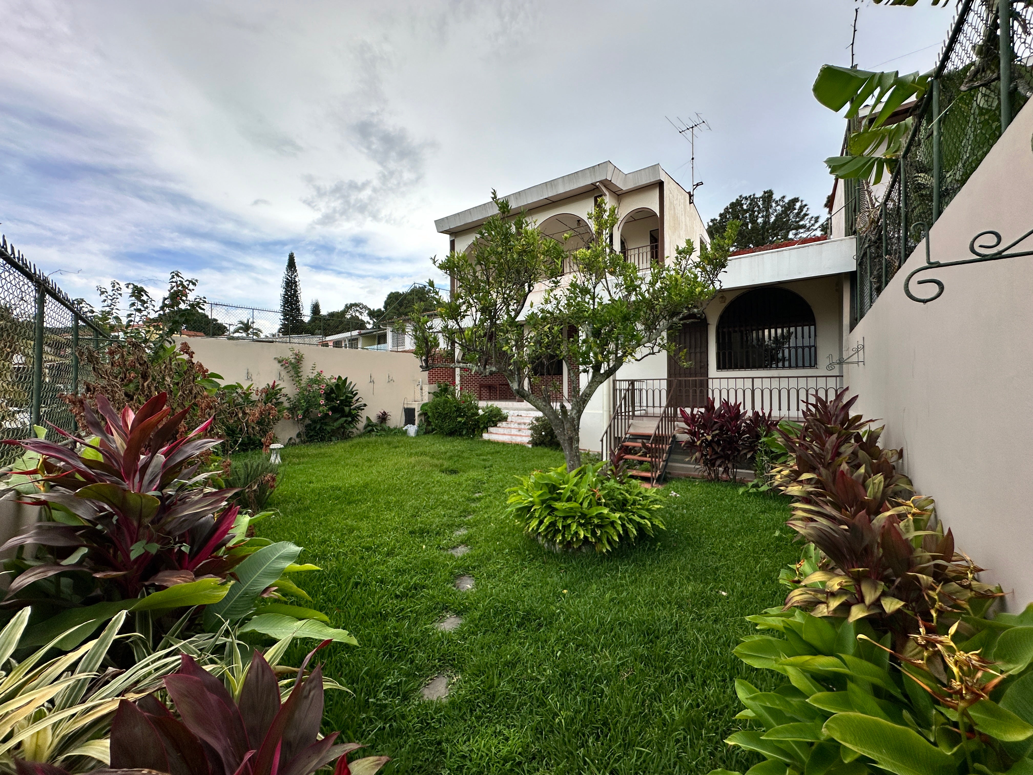 Casa con Vista Espectacular en Lomas de San Francisco - ¡Oportunidad Única!