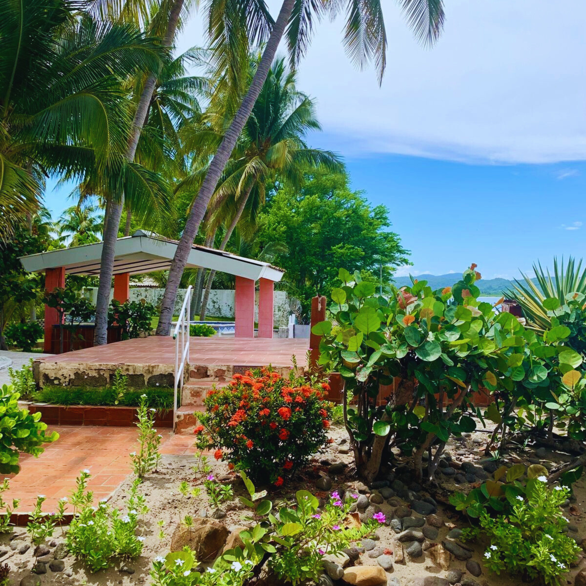 Vendo terreno en Primera Fila - Playa El Tamarindo