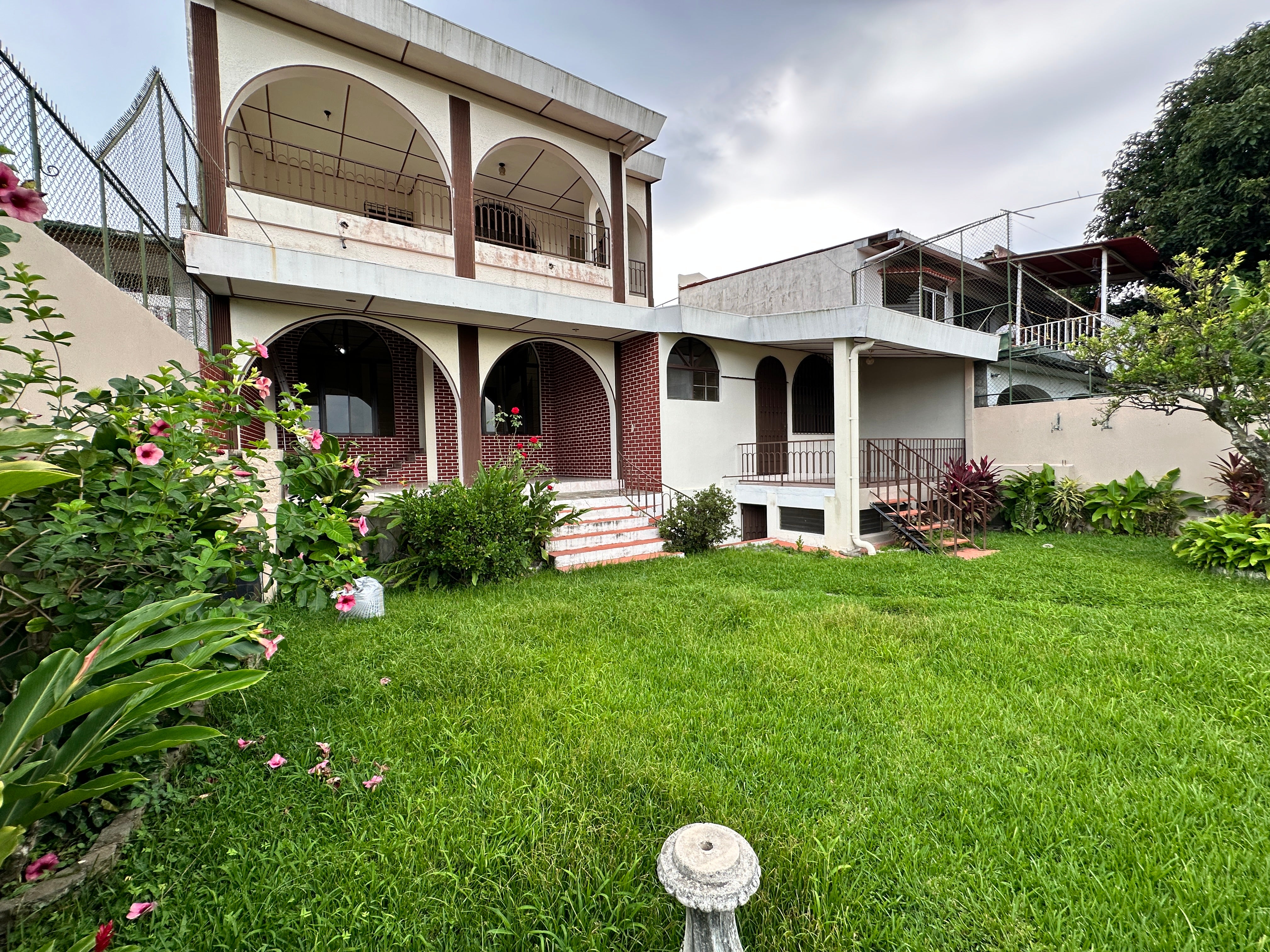 Casa con Vista Espectacular en Lomas de San Francisco - ¡Oportunidad Única!