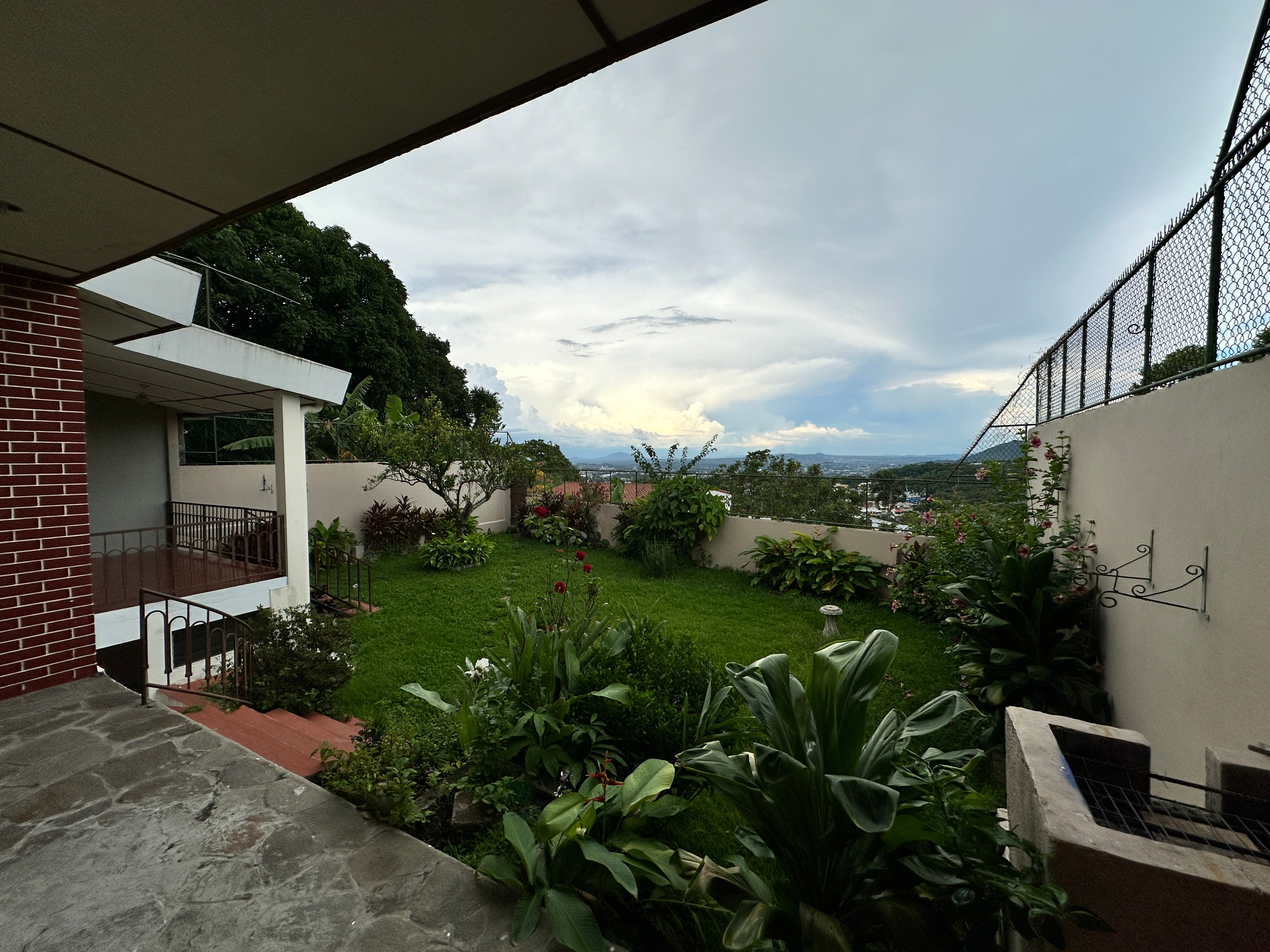 Casa con Vista Espectacular en Lomas de San Francisco - ¡Oportunidad Única!