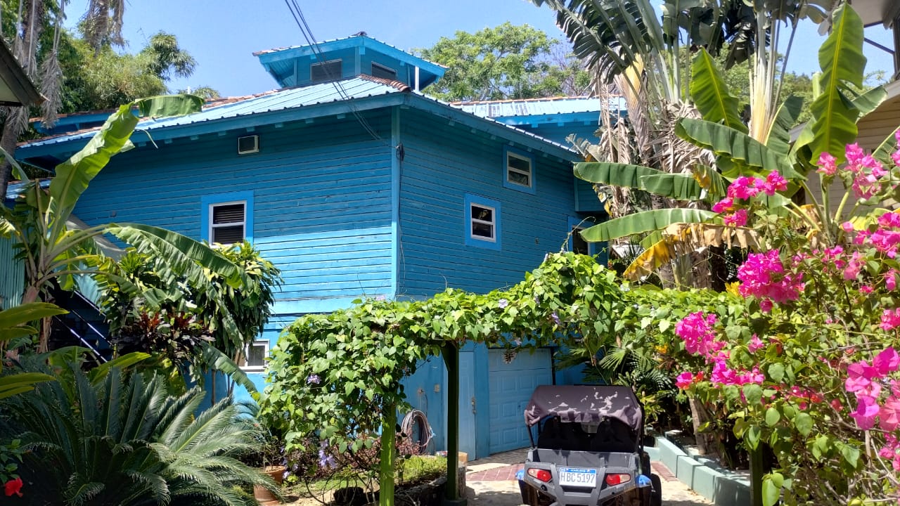 Descubre Tu Refugio Soñado en Sandy Bay: Un Paraíso a Tu Alcance