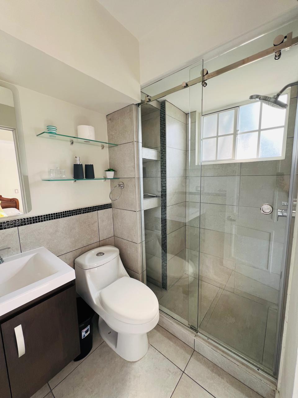 Apartamento amueblado en San Benito Flat – San Salvador
