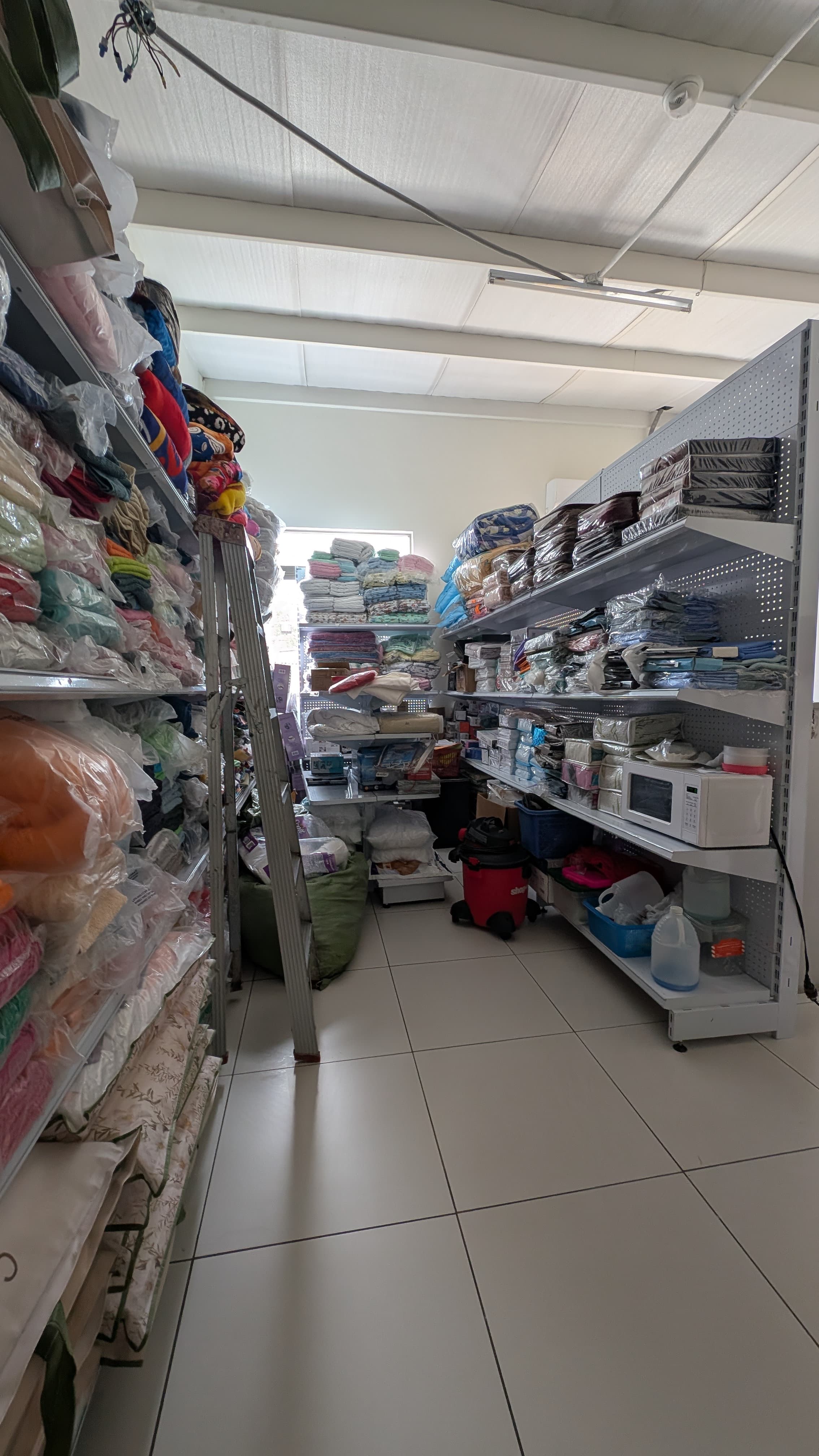 Alquiler de Local: ¡Oportunidad Única para tu Negocio en Santa Tecla!