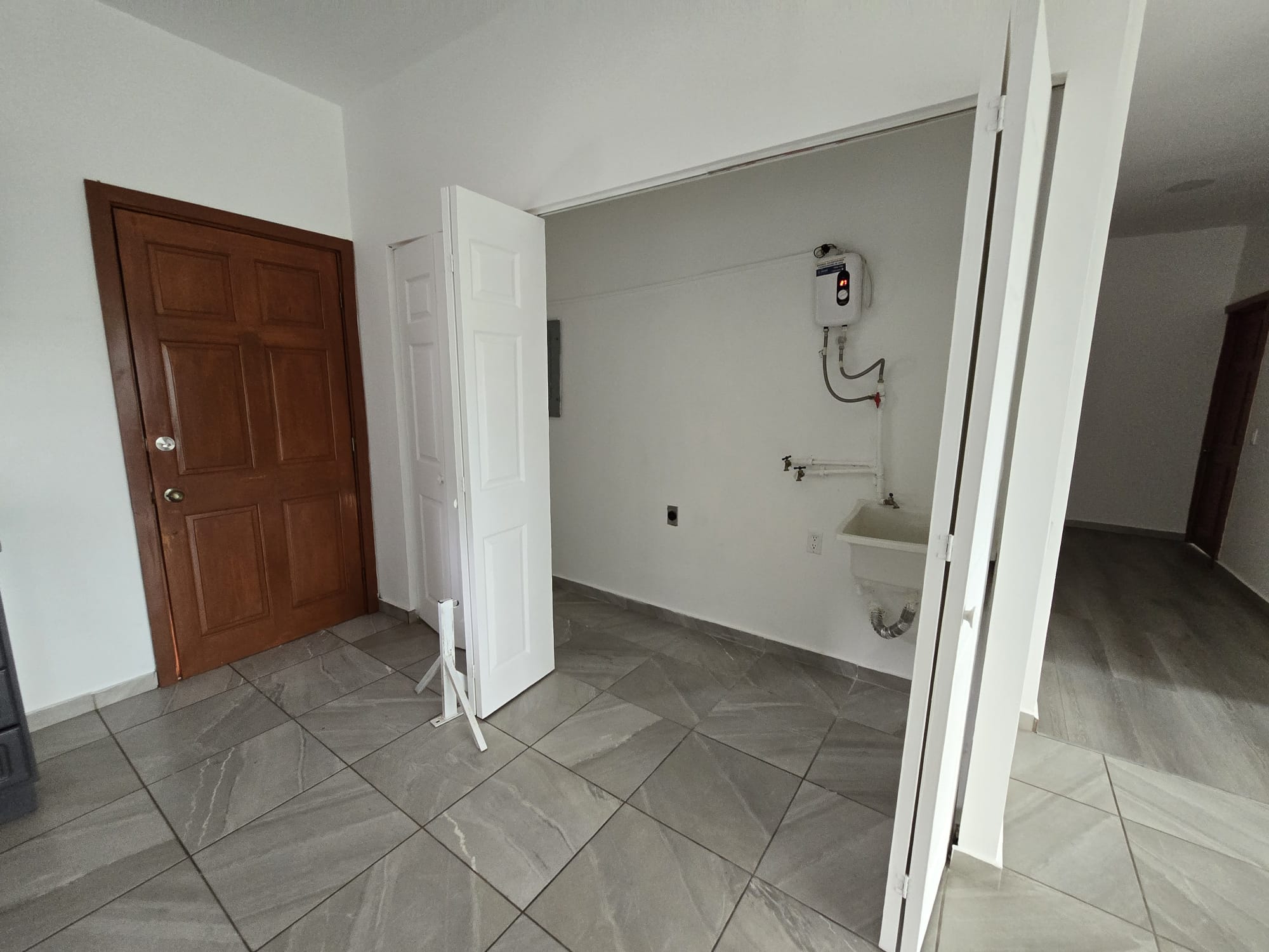 Apartamento en Alquiler en la Tranquila y Exclusiva Quintas del Bosque, Km 7 1/2 Carretera a Planes de Renderos